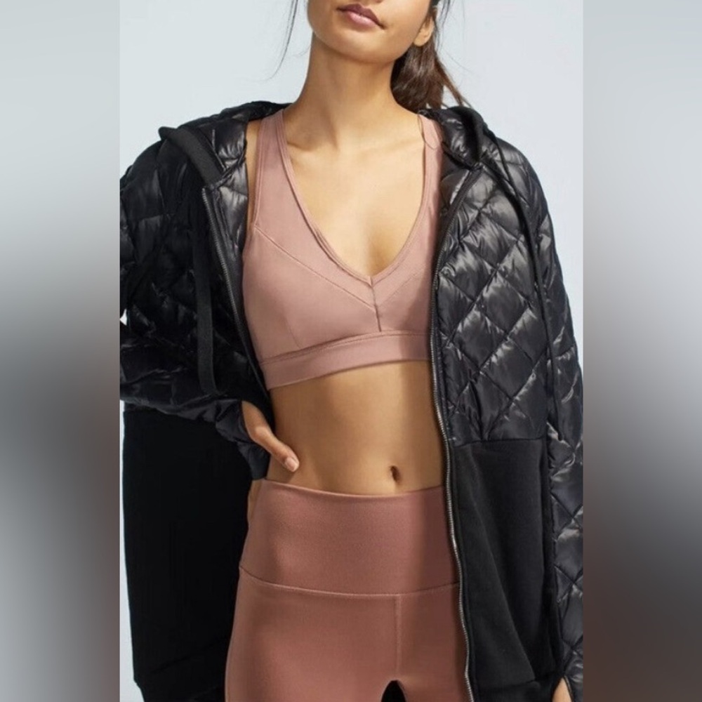 GUC Alo Yoga Great Escape quilted Jacket